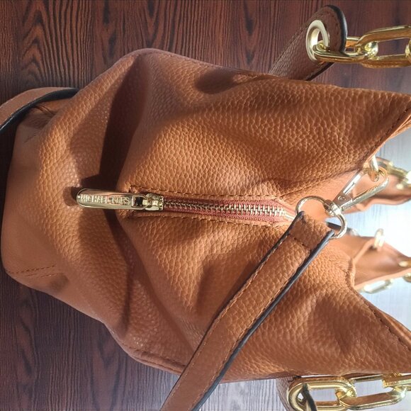 Michael Kors Convertible Crossbody Handbag – Tan Pebbled Vegan Leather - Picture 6 of 11